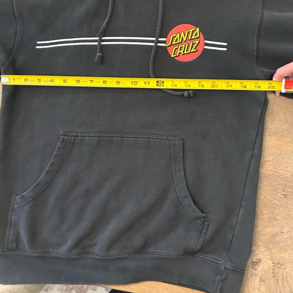 Vintage Santa Cruz Skateboards Hoodie with Logo - Picture 5 of 6